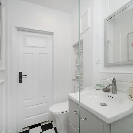 Apartament Downtown - Parking, Piotrkowska St Nearby - By Rentujemy