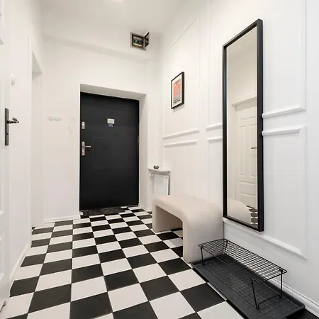 Downtown - Parking, Piotrkowska St Nearby - By Rentujemy * Łódź