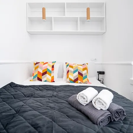 Downtown - Parking, Piotrkowska St Nearby - By Rentujemy Apartamento