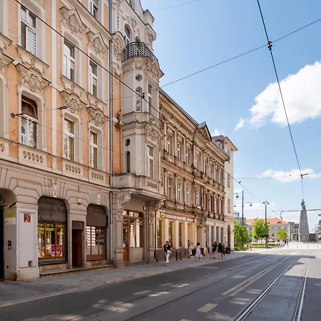 Downtown - Parking, Piotrkowska St Nearby - By Rentujemy *