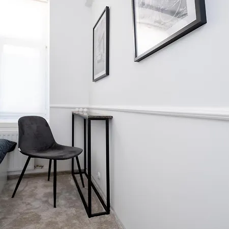 Apartament Downtown - Parking, Piotrkowska St Nearby - By Rentujemy Łódź