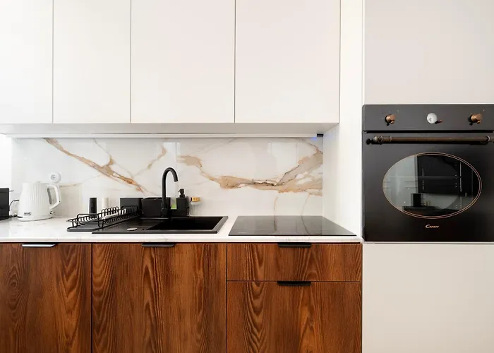 Downtown - Parking, Piotrkowska St Nearby - By Rentujemy * Łódź