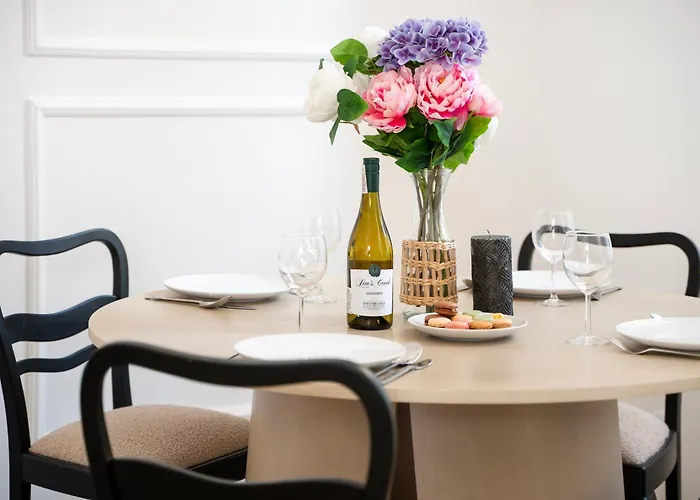 Downtown - Parking, Piotrkowska St Nearby - By Rentujemy Lejlighed Łódź